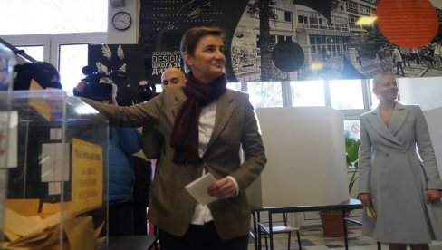 BRNABIĆEVA GLASALA NA SAVSKOM VENCU BRNABIĆEVA GLASALA NA SAVSKOM VENCU