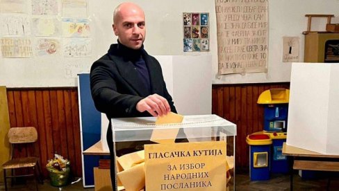 IZBORI U SRBIJI: Glasao Slavko Simić IZBORI U SRBIJI: Glasao Slavko Simić