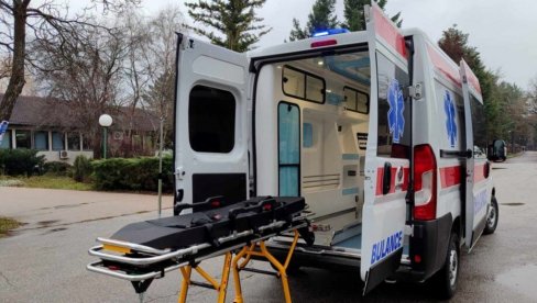 DOM ZDRAVLJA OBRENOVAC DONIRAO SANITETSKO VOZILO : OLazarevac bogatiji za jedno0 vozlo koje im je bilo neophodno