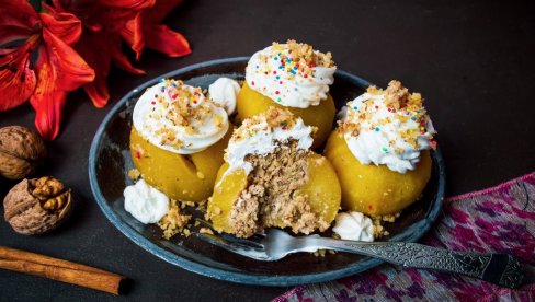 TUFAHIJE, BAŠ KAO KOD NAŠIH BAKA: Recept za omiljeni desert sa jabukama i orasima