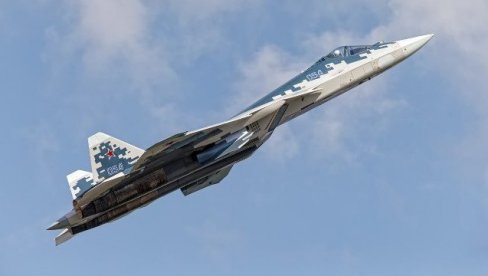 УЗБУНА ОКО РУСКОГ ЛОВЦА СУ-57: Снимци приказују стелт авион пун шрафова и других недостатака на аеромитингу у Кини (ВИДЕО)