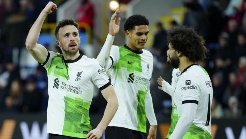 ДИОГО, ЗНАМ ДА СЕ САДА СМЕШИШ! После пласмана на Мундијал фудбалер Ливерпула се сетио Жоте