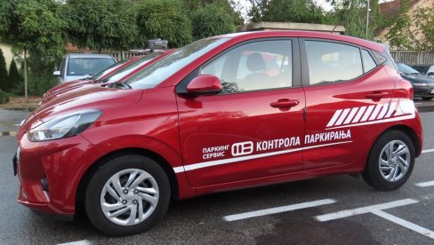 НОВИ САД УВОДИ ЕЛЕКТРОНСКУ КОНТРОЛУ ПАРКИРАЊА: Контролни аутомобил креће од средине јануара НОВИ САД УВОДИ ЕЛЕКТРОНСКУ КОНТРОЛУ ПАРКИРАЊА: Контролни аутомобил креће од средине јануара