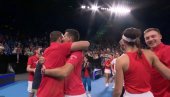 EMOTIVNO VEČE KAKVO TENISKI SVET NE PAMTI: Novak Đoković i reprezentativci Srbije su ovako dočekali Novu godinu (VIDEO)