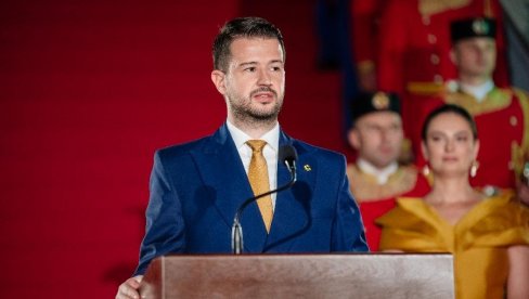 ЈАКОВ НЕ СЛАВИ СРПСКУ: Председник Црне Горе шокирао Србе у овој држави ЈАКОВ НЕ СЛАВИ СРПСКУ: Председник Црне Горе шокирао Србе у овој држави