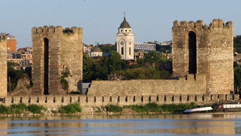 ПРУЖНИ ПРЕЛАЗ КОД СМЕДЕРЕВСКЕ ТВРЂАВЕ ОД СУТРА ЗАТВОРЕН ЗА САОБРАЋАЈ: Једнодневни радови на прузи
