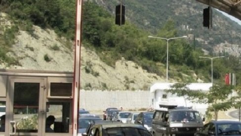 POVEĆAN PROMET NA GRANICAMA: Ipak,bez čekanja i gužve POVEĆAN PROMET NA GRANICAMA: Ipak,bez čekanja i gužve