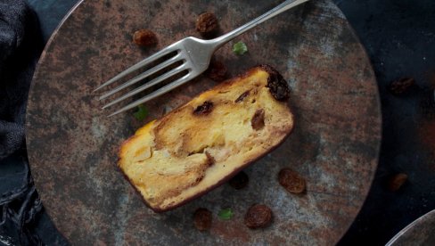KREMASTI SLATKIŠ SVAKOG ODUŠEVI: Puding torta je najmekša na svetu, a brzo i lako pravi KREMASTI SLATKIŠ SVAKOG ODUŠEVI: Puding torta je najmekša na svetu, a brzo i lako pravi