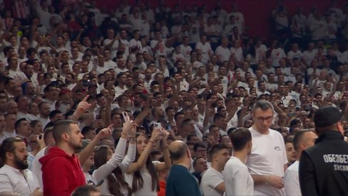 ОВО СЕ НЕ ПАМТИ: Делије звиждале играчу Црвене звезде пред вечити дерби - грешком! ОВО СЕ НЕ ПАМТИ: Делије звиждале играчу Црвене звезде пред вечити дерби - грешком!