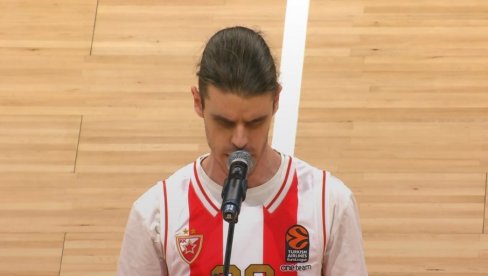 КАКАВ ЧОВЕК! Ово је Ален Смаилагић урадио након што је слепи момак отпевао песму делија пред Црвена звезда - Партизан у Евролиги! (ФОТО) КАКАВ ЧОВЕК! Ово је Ален Смаилагић урадио након што је слепи момак отпевао песму делија пред Црвена звезда - Партизан у Евролиги! (ФОТО)