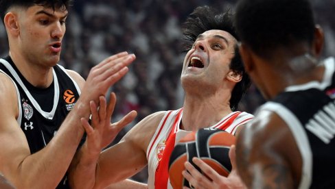 KAD APLAUDIRA I TRENER: Magija! Miloš Teodosić je ovo izveo protiv Partizana i Arena je doživela erupciju (VIDEO) KAD APLAUDIRA I TRENER: Magija! Miloš Teodosić je ovo izveo protiv Partizana i Arena je doživela erupciju (VIDEO)