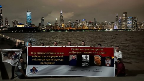 ГЛАВА СЕ ГЛАВОМ БРАНИ, ЗА КОСМЕТ ЖИВОТ СТЕ ДАЛИ Срби из Чикага одали пошту Бојану, Стефану и Игору, страдалима у Бањској ГЛАВА СЕ ГЛАВОМ БРАНИ, ЗА КОСМЕТ ЖИВОТ СТЕ ДАЛИ Срби из Чикага одали пошту Бојану, Стефану и Игору, страдалима у Бањској