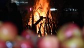 TRADICIONALNO PALJENJE BADNJAKA: U centru Futoga na Badnje veče, 6. januara u 18 časova TRADICIONALNO PALJENJE BADNJAKA: U centru Futoga na Badnje veče, 6. januara u 18 časova