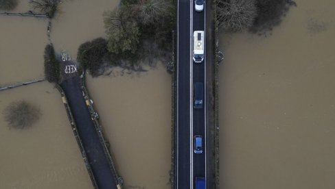 POTOP PRETI VELIKOJ BRITANIJI: Izdato novo upozorenje na jake kiše, na snazi 89 upozorenja na poplave