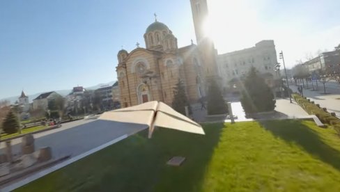 CELO SRPSTVO ČEKA 9. JANUAR: Povodom rođendana Republike Srpske objavljen spot Papirni avion (VIDEO) CELO SRPSTVO ČEKA 9. JANUAR: Povodom rođendana Republike Srpske objavljen spot Papirni avion (VIDEO)