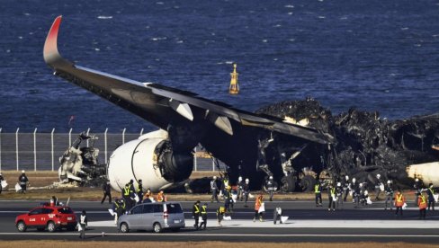 PET OSOBA TRAGIČNO STRADALO: Pojavile se nove informacije o potencijalnom uzroku sudara dva aviona na pisti u Japanu (FOTO) PET OSOBA TRAGIČNO STRADALO: Pojavile se nove informacije o potencijalnom uzroku sudara dva aviona na pisti u Japanu (FOTO)