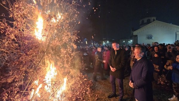 БАДЊАК ЗАВИЧАЈ ОКУПИО: Бадње вече под Мајевицом