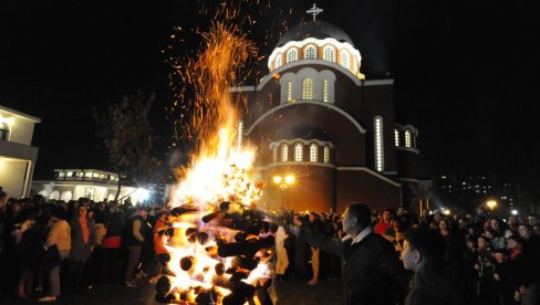 SLAVA NA VISINI BOGU I NA ZEMLJI MIR: Kraljevčani tradicionalno i svečano obeležili Badnji dan