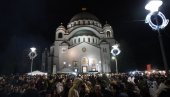 PRAVOSLAVNI VERNICI SLAVE BOŽIĆ: Počela ponoćna liturgija u Hramu Svetog Save