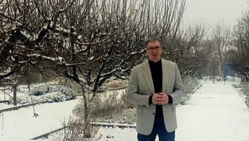 ОДЛИЧНИ САСТАНЦИ СА ТИМОВИМА ЗА ЕКСПО И ВАЖАН РАЗГОВОР СА АМБАСАДОРОМ КИНЕ: Вучић у дворишту очеве куће - Природа је најлепша када пада снег ОДЛИЧНИ САСТАНЦИ СА ТИМОВИМА ЗА ЕКСПО И ВАЖАН РАЗГОВОР СА АМБАСАДОРОМ КИНЕ: Вучић у дворишту очеве куће - Природа је најлепша када пада снег