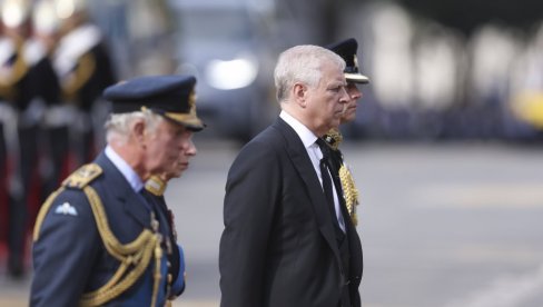 IZJASNILA SE VEĆINA BRITANACA: Endru treba da bude uklonjen iz reda za nasleđivanje krune