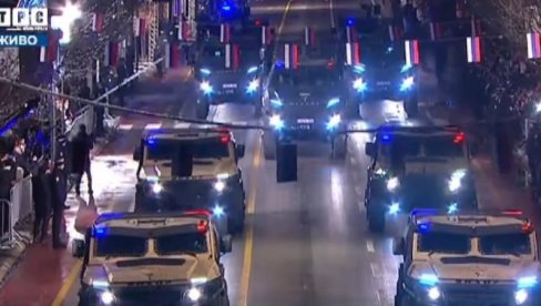 НАЈЈАЧА ПОРУКА СА ТРГА КРАЈИНЕ: Не треба мени твоја Европа, треба ми моје земље свака стопа! НАЈЈАЧА ПОРУКА СА ТРГА КРАЈИНЕ: Не треба мени твоја Европа, треба ми моје земље свака стопа!