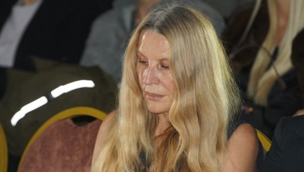 ПРОДАЛА 3 СТАНА: Верица Ракочевић се развела, а због дугова на добош јој отишла имовина стечена у браку ПРОДАЛА 3 СТАНА: Верица Ракочевић се развела, а због дугова на добош јој отишла имовина стечена у браку