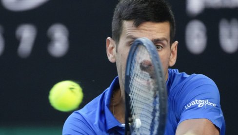 ŠTA ĆE REĆI JELENA?! Novak Đoković i atraktivna koleginica u nestašnoj sceni na Australijan openu! (VIDEO) ŠTA ĆE REĆI JELENA?! Novak Đoković i atraktivna koleginica u nestašnoj sceni na Australijan openu! (VIDEO)