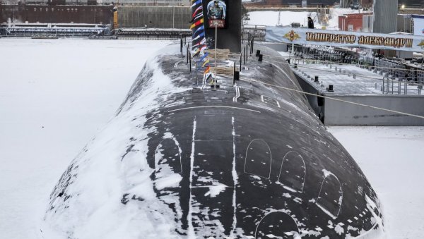 МОЋНА РУСКА ПОДМОРНИЦА СТИЖЕ У ИНДИЈУ Нуклеарни скок Делхија: Изнајмљује руску подморницу „Шчука-Б“ за 2 милијарде долара (ВИДЕО)