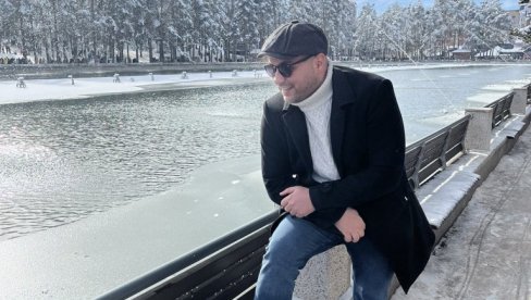 NIKADA NIJE PREBOLEO NJEGOV PRERANI ODLAZAK: Bojan Marović pevao u čast Tošeta Proeskog, a onda obožavaocima otkrio jednu tajnu NIKADA NIJE PREBOLEO NJEGOV PRERANI ODLAZAK: Bojan Marović pevao u čast Tošeta Proeskog, a onda obožavaocima otkrio jednu tajnu