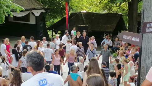 ДОБРИ ПОТОК ДРАГУЉ РАЂЕВИНЕ: Место које је уписало Крупањ у светску мапу духовних бисера, али и најбољих туристичких дестинација ДОБРИ ПОТОК ДРАГУЉ РАЂЕВИНЕ: Место које је уписало Крупањ у светску мапу духовних бисера, али и најбољих туристичких дестинација