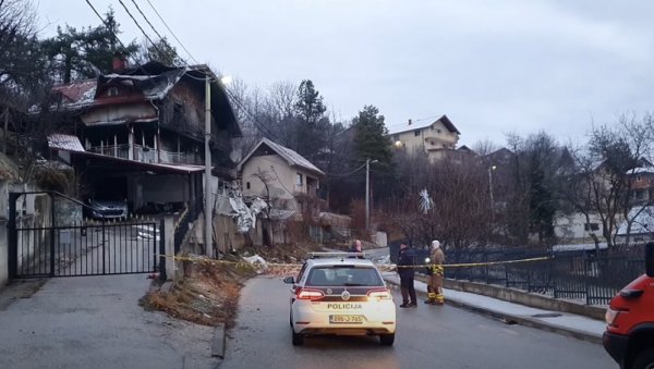 СТРАВИЧНА ЕКСПЛОЗИЈА У КУЋИ У БиХ: Младић погинуо, повређени родитељи, делови зида завршили на улици (ВИДЕО)