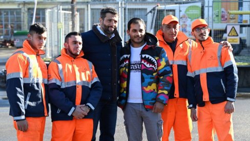 ŠAPIĆ: Licemerstvo organizacija koje se bave pravima Roma jer nisu osudile napad na radnika „Gradske čistoće” (FOTO) ŠAPIĆ: Licemerstvo organizacija koje se bave pravima Roma jer nisu osudile napad na radnika „Gradske čistoće” (FOTO)