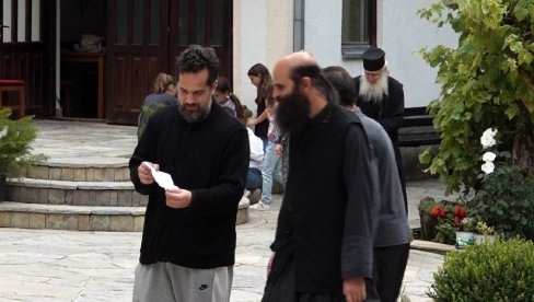 ЖЕЉКО ЗЕНОВИЋ ИЗ ПЕТРОВЦА НА МОРУ ОДУШЕВЉЕН БОРАВКОМ У КОСОВСКОМ ПОМОРАВЉУ: Ђаконије и у манастиру Драганац ЖЕЉКО ЗЕНОВИЋ ИЗ ПЕТРОВЦА НА МОРУ ОДУШЕВЉЕН БОРАВКОМ У КОСОВСКОМ ПОМОРАВЉУ: Ђаконије и у манастиру Драганац