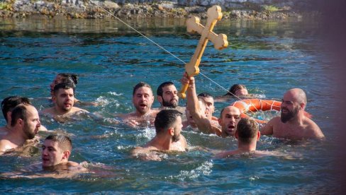 ZA ČASNI KRST PLIVAJU I ŽENE: Tracionalni običaj na Bogojavljenje, u nedelju, 19. januara, održaće se u šest beogradskih opština