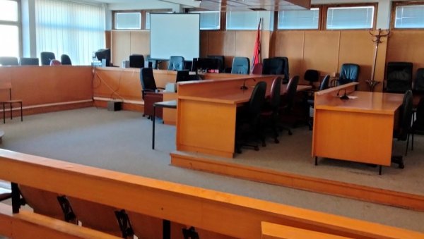 БОЋИ И ЈАЊОШУ УКУПНО 33 ГОДИНЕ: Изречена првостепена пресуда за убиство ММА борца у Новом Саду БОЋИ И ЈАЊОШУ УКУПНО 33 ГОДИНЕ: Изречена првостепена пресуда за убиство ММА борца у Новом Саду