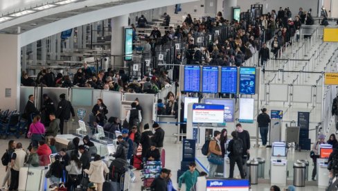 POTPUNI HAOS ŠIROM SVETA: Masovni tehnički kvar pogodio aerodrome, banke i trgovine