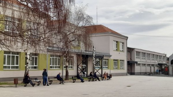 НАСТАВЉЕНА ВИШЕГОДИШЊА ТРАДИЦИЈА: Састанак са директорима лесковачких школа