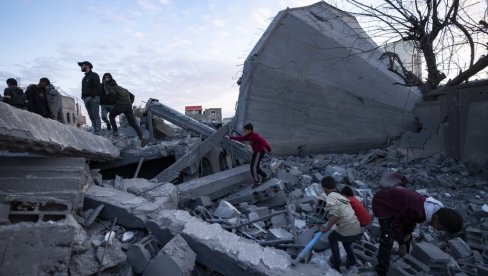 ДЕЦА УМИРУ ЗБОГ НЕДОСТАТКА МЛЕКА Хамас упозорио да су Палестинци у Појасу Газе у ситуацији тоталне глади