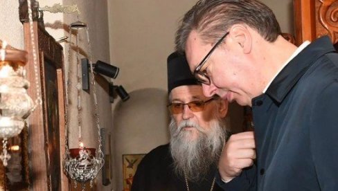 OBILAZAK OVAKVIH SVETINJA ČUVA NAŠU TRADICIJU KOJU PRENOSIMO BUDUĆIM GENERACIJAMA: Predsednik Vučić nakon posete manastiru Lepčince (FOTO)