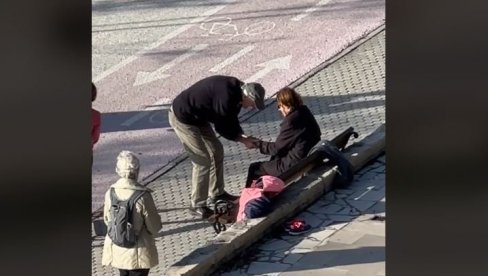 ОВО ЈЕ НЕШТО НАЈЛЕПШЕ ШТО ЋЕТЕ ВИДЕТИ ДАНАС: Снимак старијег брачног пара обишао свет - е то је љубав (ВИДЕО) ОВО ЈЕ НЕШТО НАЈЛЕПШЕ ШТО ЋЕТЕ ВИДЕТИ ДАНАС: Снимак старијег брачног пара обишао свет - е то је љубав (ВИДЕО)