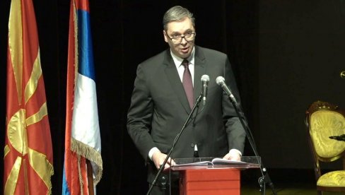 ЈАСНА ПОРУКА ВУЧИЋА ИЗ СКОПЉА: Србија неће дозволити било коме другом да њену слободу, њено небо и земљу чува (ВИДЕО) ЈАСНА ПОРУКА ВУЧИЋА ИЗ СКОПЉА: Србија неће дозволити било коме другом да њену слободу, њено небо и земљу чува (ВИДЕО)