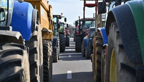 KOLONE BESNIH POLJOPRIVREDNIKA KRENULE U PRESTONICU: Sve više protesta u Evropi, nezadovoljstvo kuliminiralo u još jednoj državi