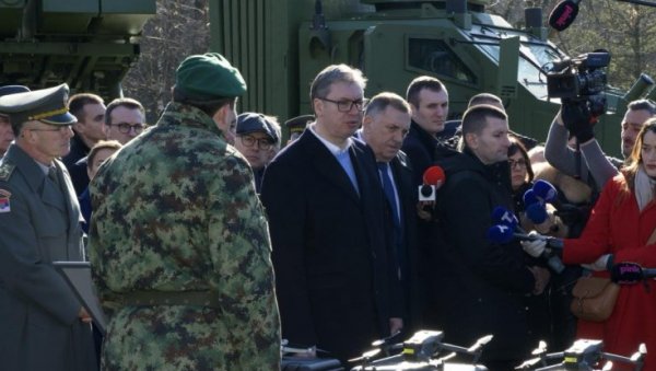 ВУЧИЋ ИЗДАО НАРЕЂЕЊЕ ДА СЕ ТО ОДМАХ ЗАВРШИ: Помама за српском муницијом - Нико више и не пита за цену, то никад нисам видео у свом животу