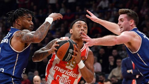 ZVEZDA NOKAUTIRALA VALENSIJU! Crveno-beli san o Evroligi i dalje živi ZVEZDA NOKAUTIRALA VALENSIJU! Crveno-beli san o Evroligi i dalje živi