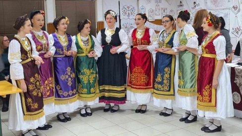 SMOTRA TRADICIJE I STARIH OBIČAJA: U Banatskom Karađorđevu kod Zrenjanina održana Karađorđevačka prela (FOTO)