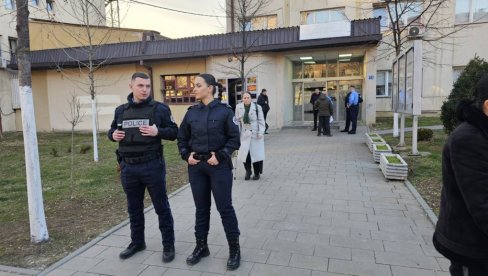 СРПСКЕ ЛЕКАРЕ И МЕДИЦИНСКЕ СЕСТРЕ ОДВЕЛИ У ПОЛИЦИЈУ: Наставак терора у Приштини, одузет и санитет са БГ таблицама СРПСКЕ ЛЕКАРЕ И МЕДИЦИНСКЕ СЕСТРЕ ОДВЕЛИ У ПОЛИЦИЈУ: Наставак терора у Приштини, одузет и санитет са БГ таблицама