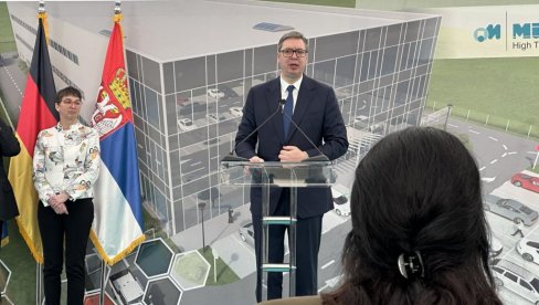 VELIKI DAN ZA SRBIJU - INVESTICIJA OD 30 MILIONA EVRA: Vučić u Staroj Pazovi na polaganju kamena temeljca za novu fabriku Milbauer (VIDEO)