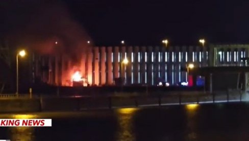 POŽAR NA RUMUNSKOM DELU HE ĐERDAP 1: Zapalio se transformator, nema žrtava (VIDEO) POŽAR NA RUMUNSKOM DELU HE ĐERDAP 1: Zapalio se transformator, nema žrtava (VIDEO)