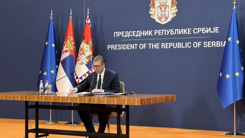 VUČIĆ O JEDNOSTRANIM POTEZIMA PRIŠTINE: Evro nije zakonsko sredstvo plaćanja na Kosovu i Metohiji, Srbija traži hitnu sednicu SB VUČIĆ O JEDNOSTRANIM POTEZIMA PRIŠTINE: Evro nije zakonsko sredstvo plaćanja na Kosovu i Metohiji, Srbija traži hitnu sednicu SB